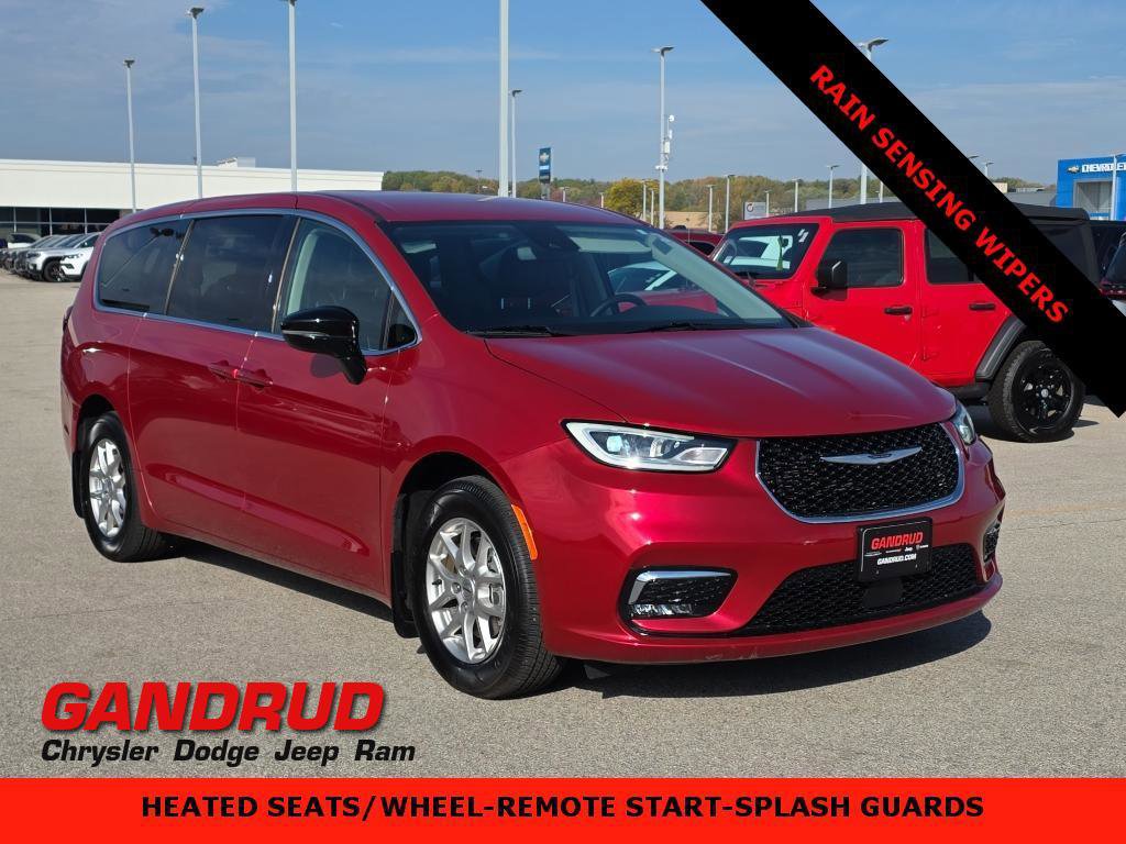 Used 2024 Chrysler Pacifica Touring-L