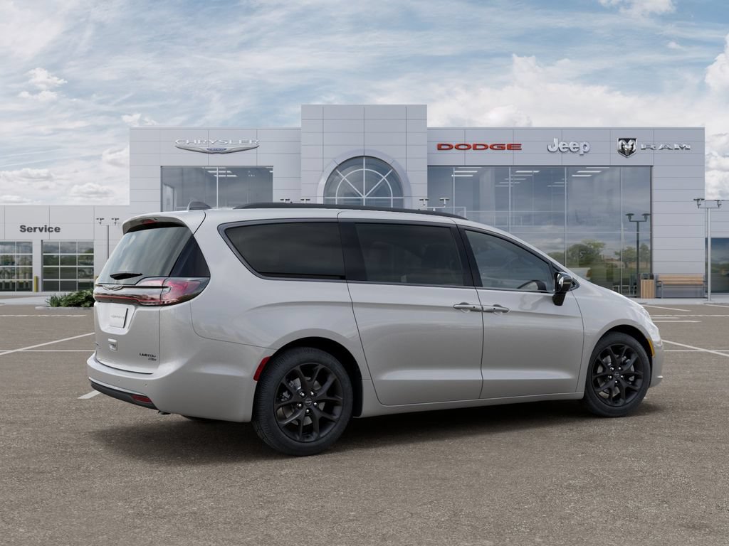 New 2026 Chrysler Pacifica Limited w/ S Appearance Package AWD/4WD image 4