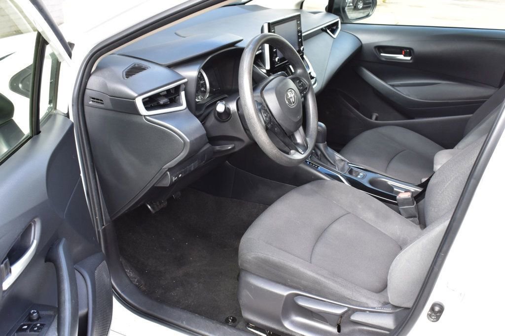 Used 2021 Toyota Corolla LE image 15