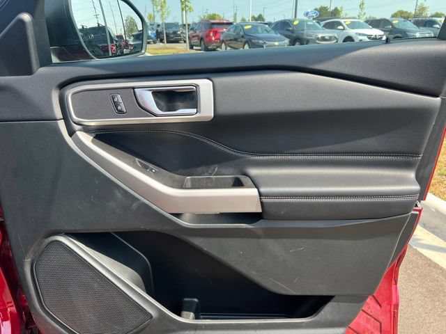 Used 2024 Ford Explorer XLT AWD/4WD image 10