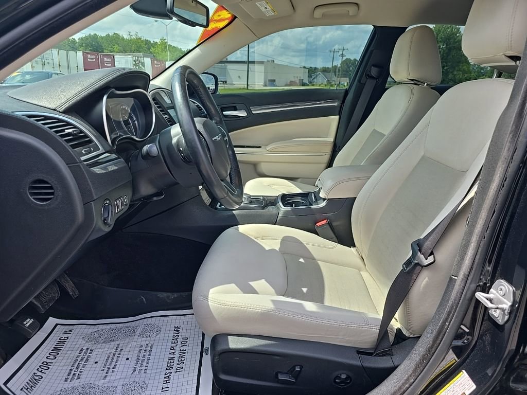 Used 2018 Chrysler 300 Touring w/ Sport Appearance Package image 13