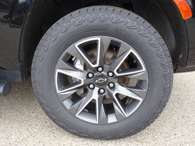 Used 2023 Chevrolet Suburban Z71 w/ Max Trailering Package image 31