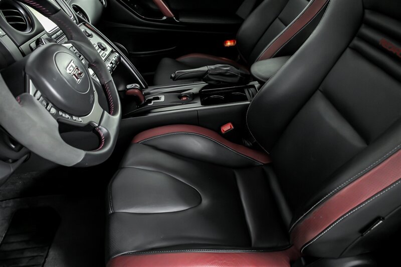 Used 2016 Nissan GT-R Black Edition AWD/4WD image 17