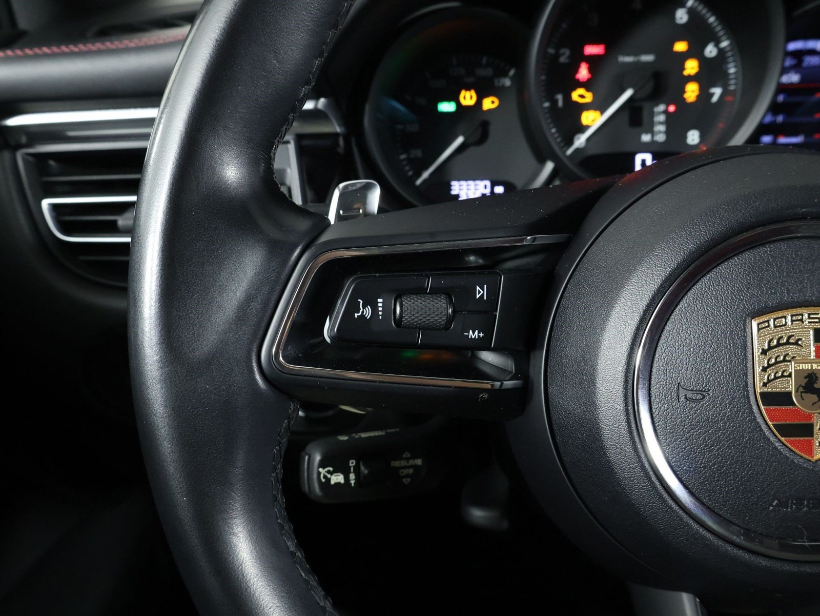 Certified 2023 Porsche Macan AWD/4WD image 14