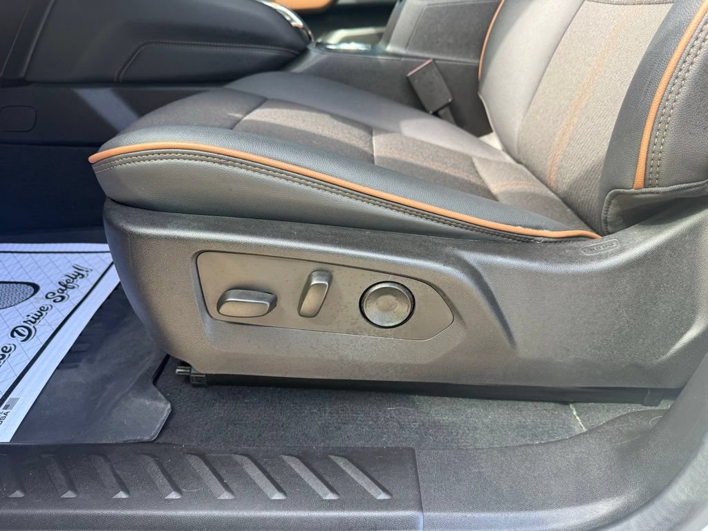 Used 2024 GMC Canyon AT4 w/ Technology Package AWD/4WD image 28