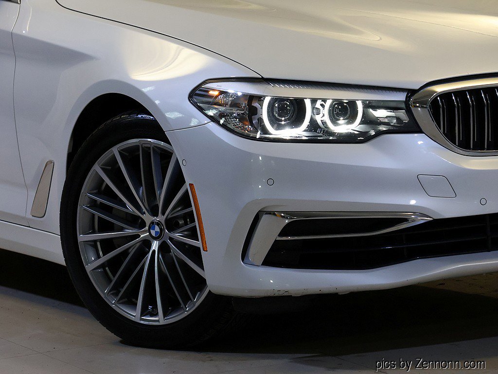 Used 2020 BMW 540i xDrive w/ Premium Package image 3