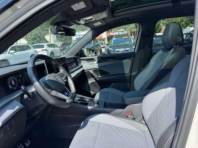 Certified 2026 Volkswagen Tiguan SE R-Line w/ Tiguan Adventure Package AWD/4WD image 14