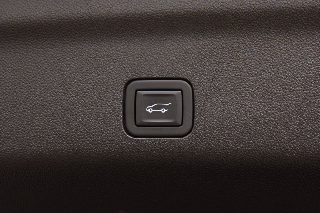 Used 2023 Chevrolet Tahoe High Country AWD/4WD image 26