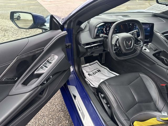 Used 2025 Chevrolet Corvette Stingray Preferred Conv w/ Z51 Performance Package RWD image 9