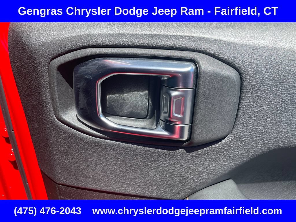 Certified 2025 Jeep Wrangler Unlimited Sahara AWD/4WD image 19