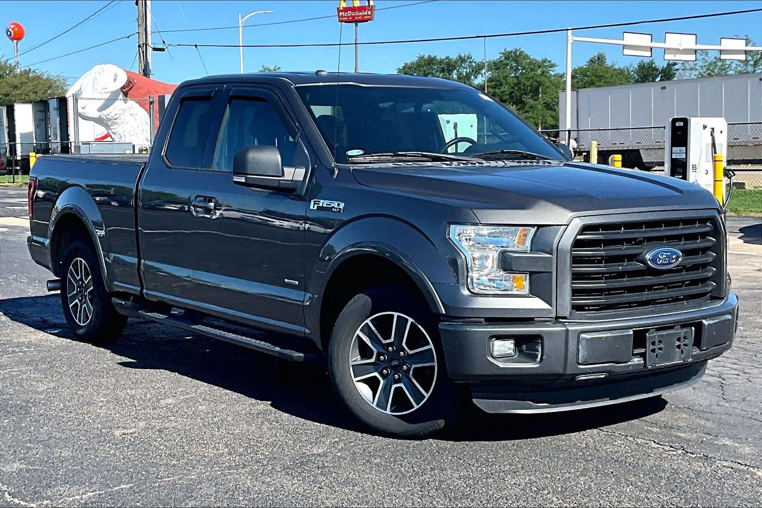 Used 2016 Ford F150 XLT w/ Equipment Group 302A Luxury RWD image 36