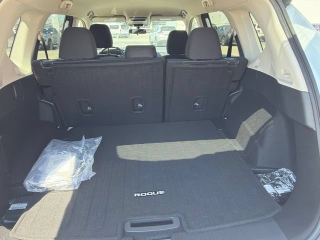 New 2026 Nissan Rogue SV FWD image 7