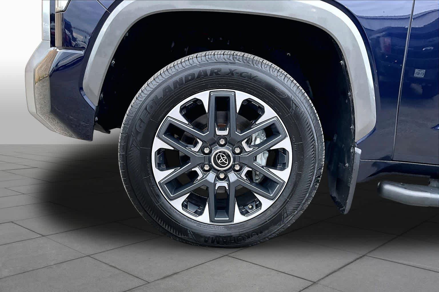 Used 2024 Toyota Tundra Limited AWD/4WD image 10