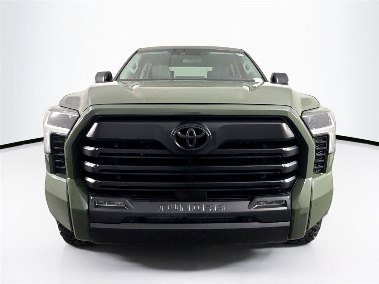 Used 2022 Toyota Tundra SR5 w/ SR5 Premium Package AWD/4WD image 9
