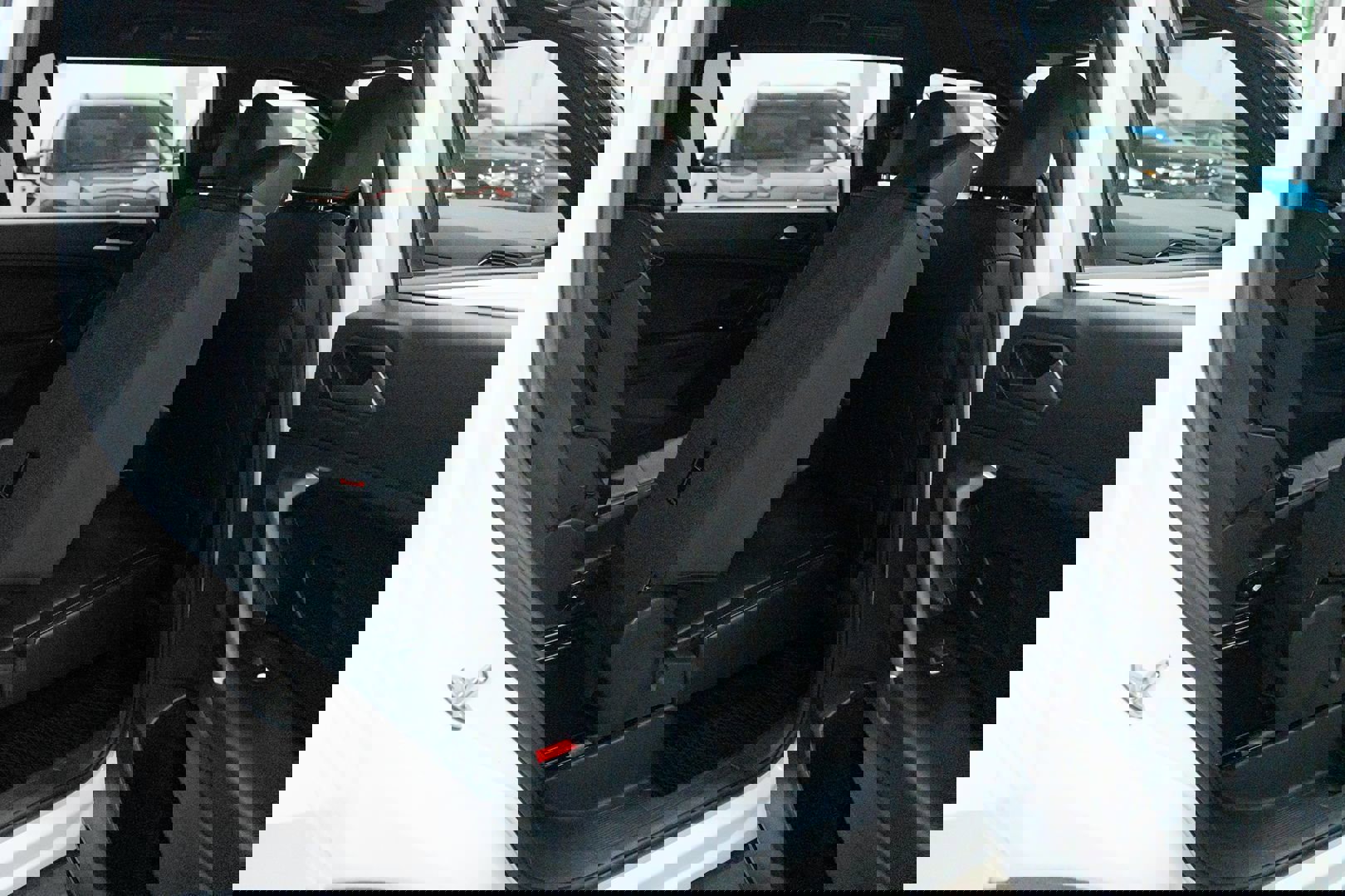 Used 2020 Volkswagen Tiguan SE R-Line w/ 3rd Row Seat Package image 31