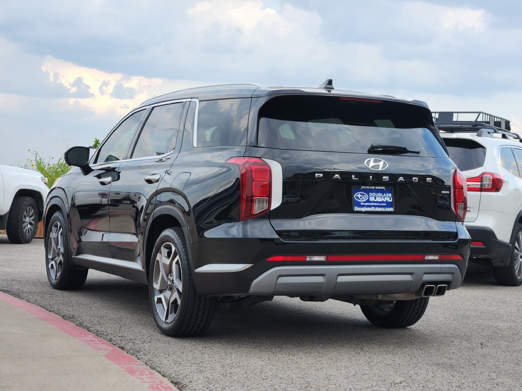 Used 2023 Hyundai Palisade SEL w/ Premium Package AWD/4WD image 3