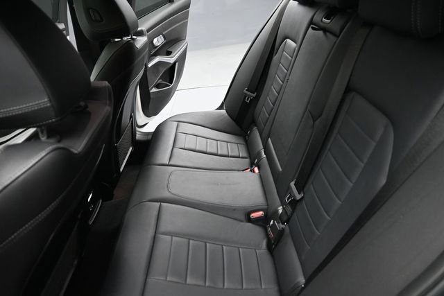 Used 2023 BMW 330i Sedan w/ M Sport Package RWD image 15