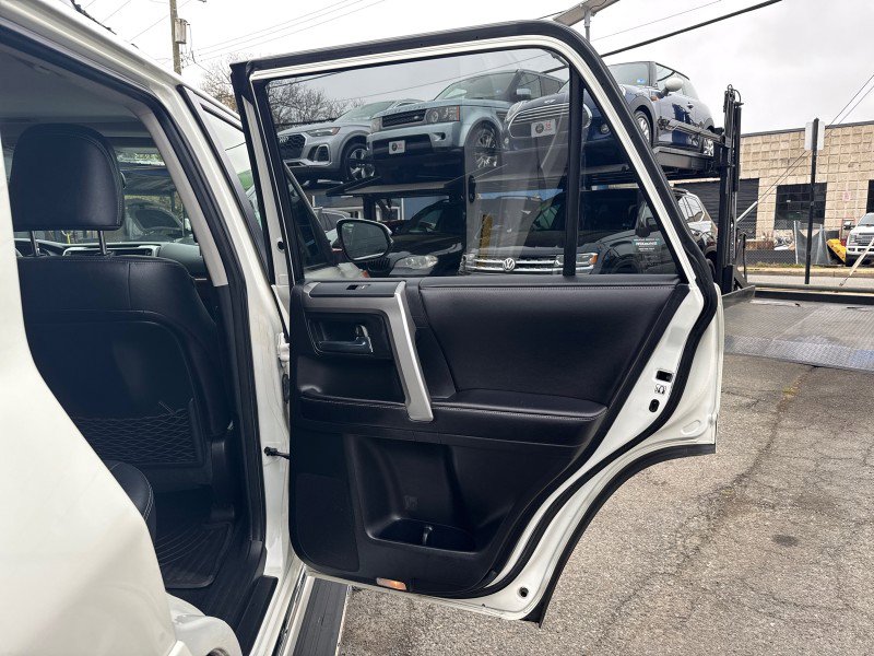 Used 2016 Toyota 4Runner Limited image 13