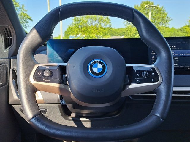 Used 2025 BMW iX xDrive50 w/ Premium Package AWD/4WD image 10
