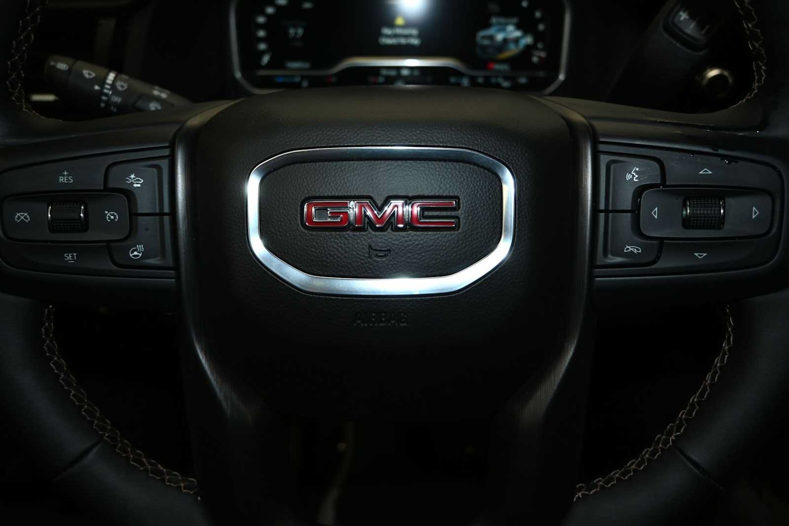 Used 2024 GMC Sierra 2500 AT4 w/ AT4 Premium Plus Package AWD/4WD image 11
