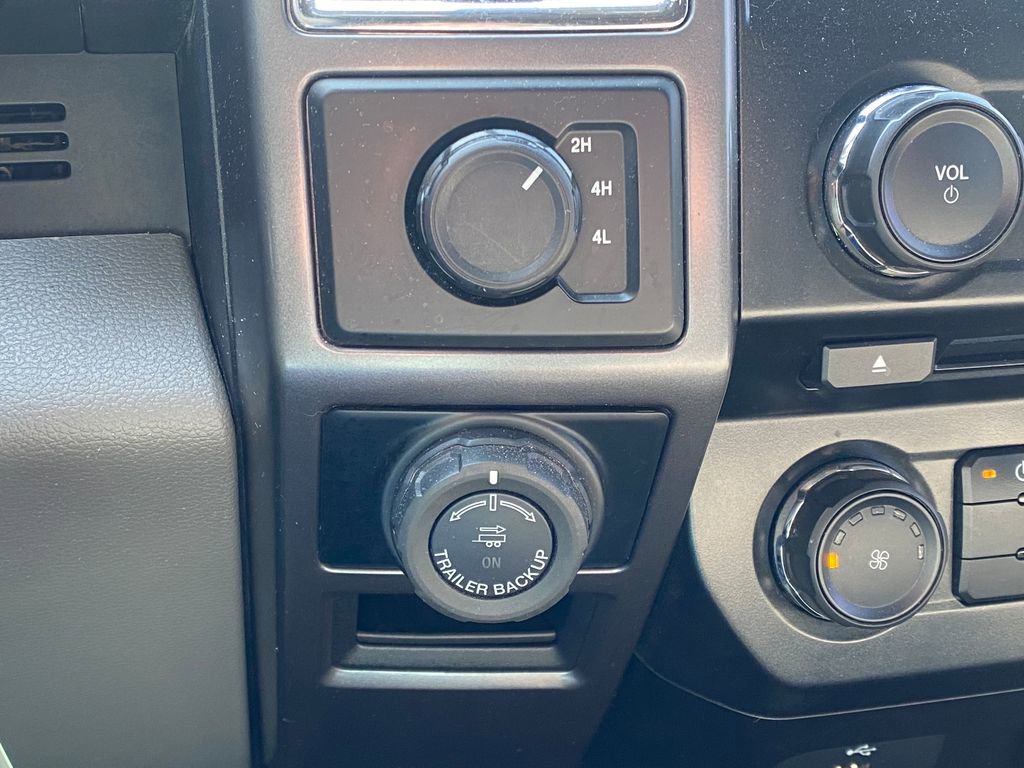 Used 2016 Ford F150 XLT w/ XTR Package image 27