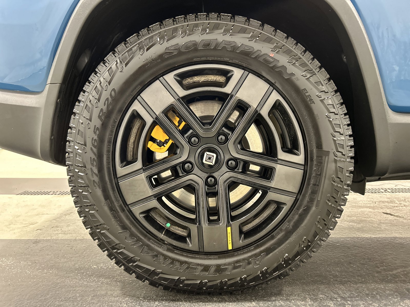 Used 2023 Rivian R1S Adventure AWD/4WD image 12