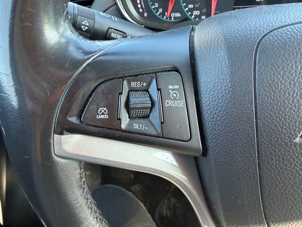 Used 2020 Chevrolet Trax LT w/ Driver Confidence Package FWD image 9