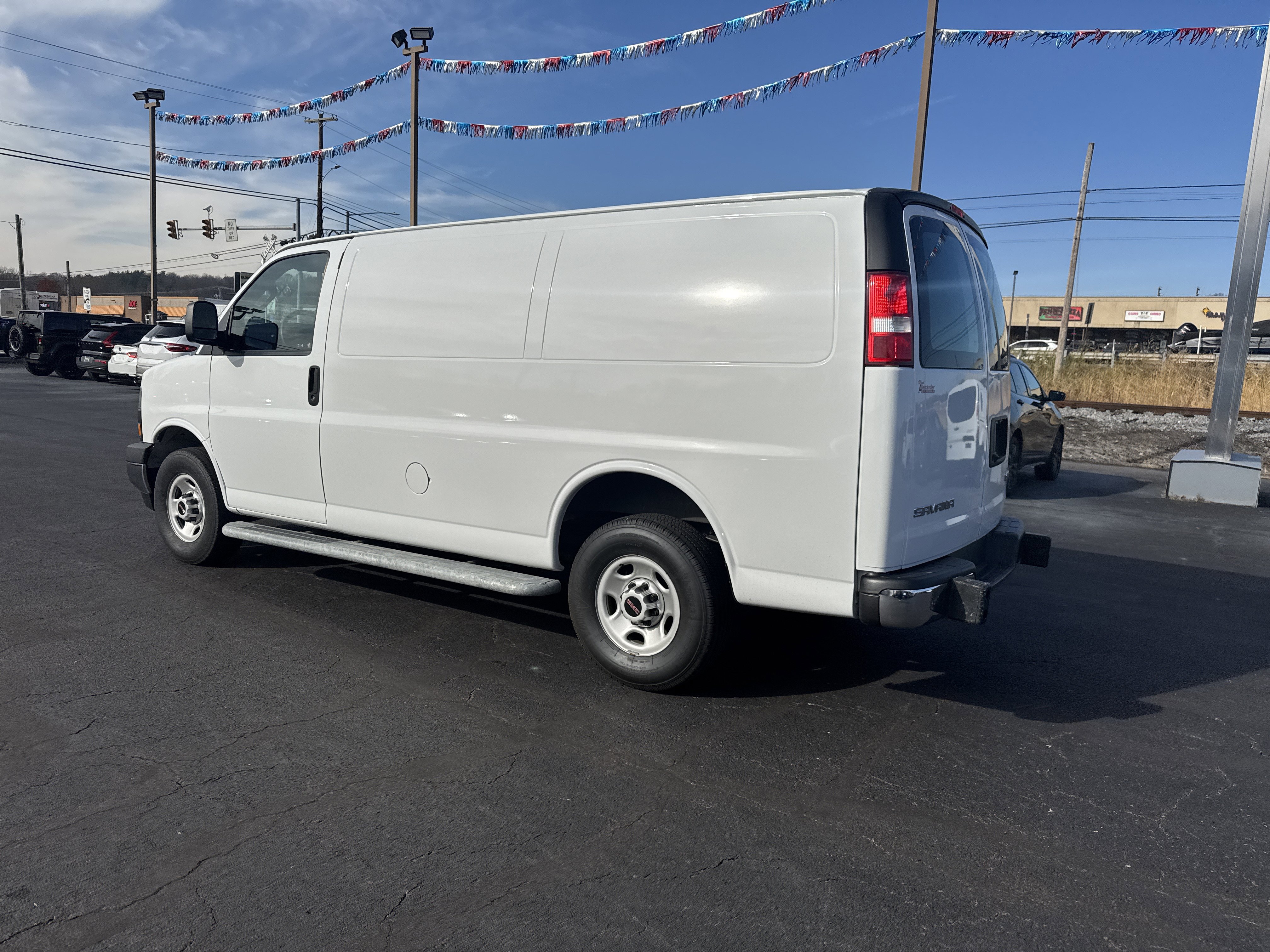 Used 2023 GMC Savana 2500 w/ Driver Convenience Package image 6