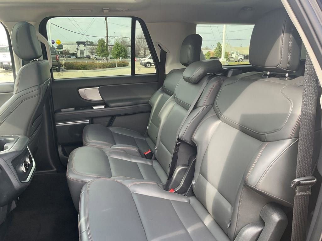Used 2025 Ford Expedition Max Active RWD image 21