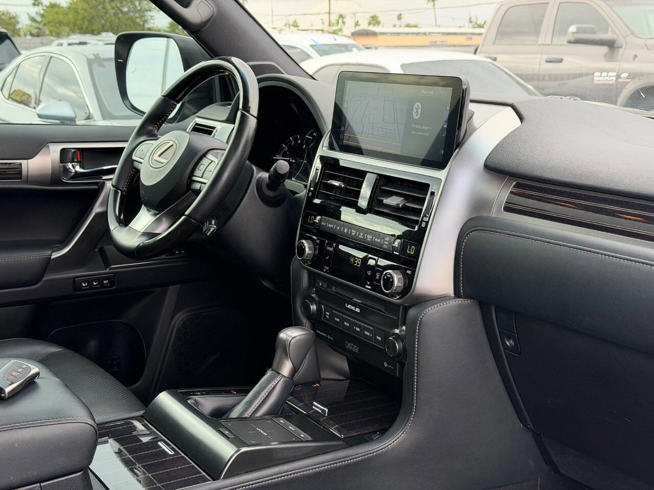 Used 2023 Lexus GX 460 Luxury w/ Sport Design Package image 32