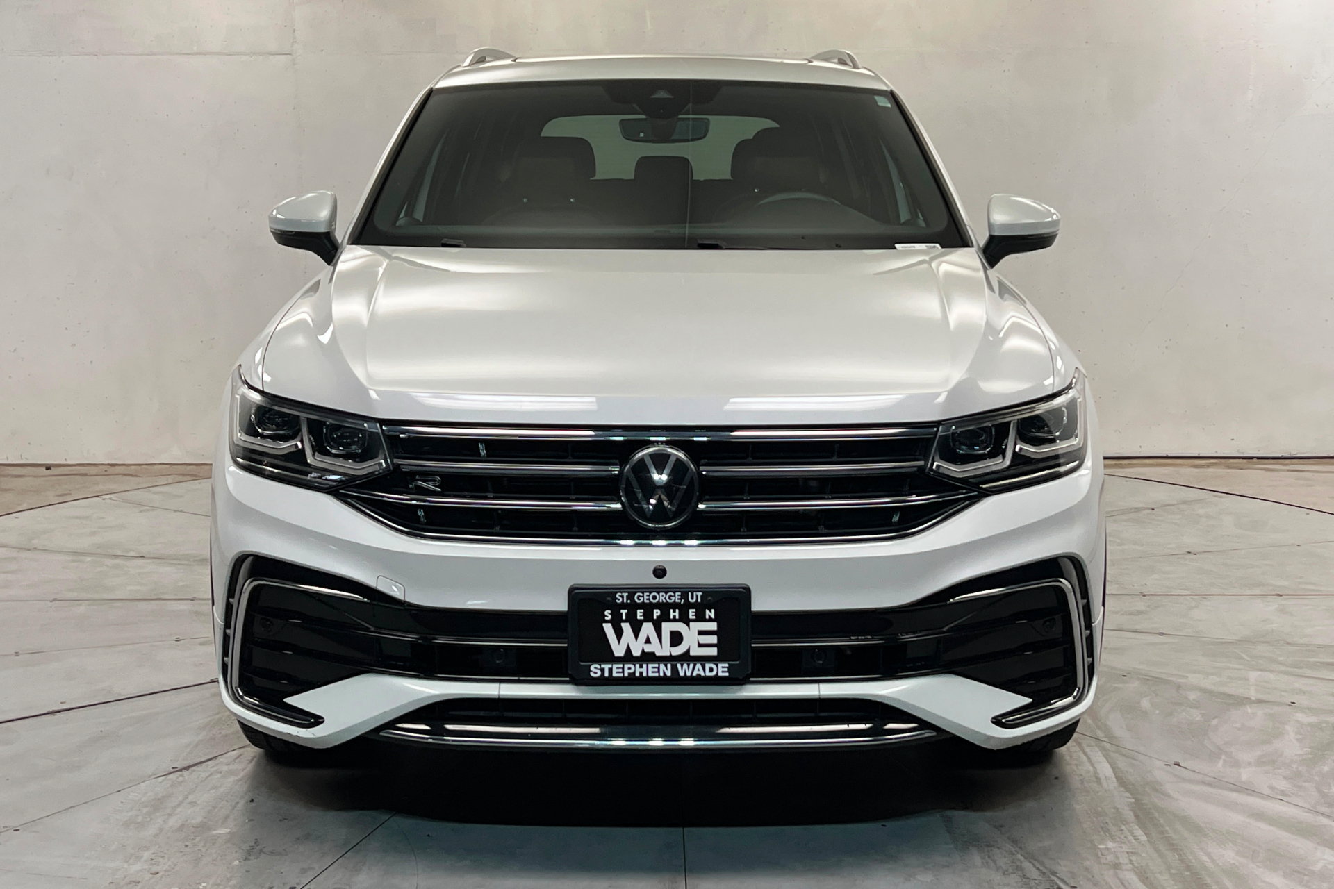 Used 2022 Volkswagen Tiguan SEL R-Line AWD/4WD image 8