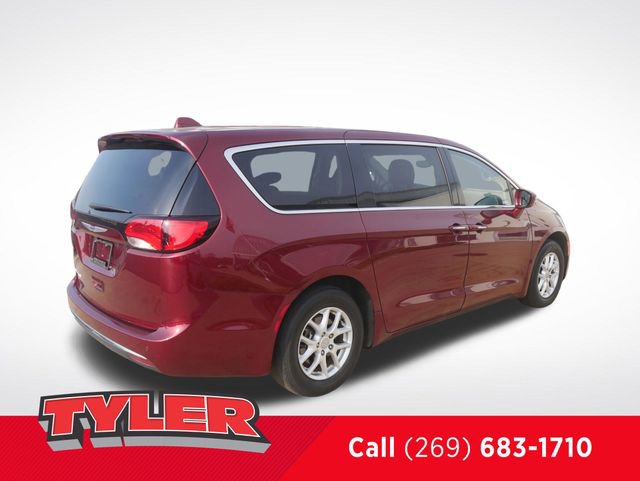 Used 2020 Chrysler Pacifica Touring w/ Cold Weather Group FWD image 8
