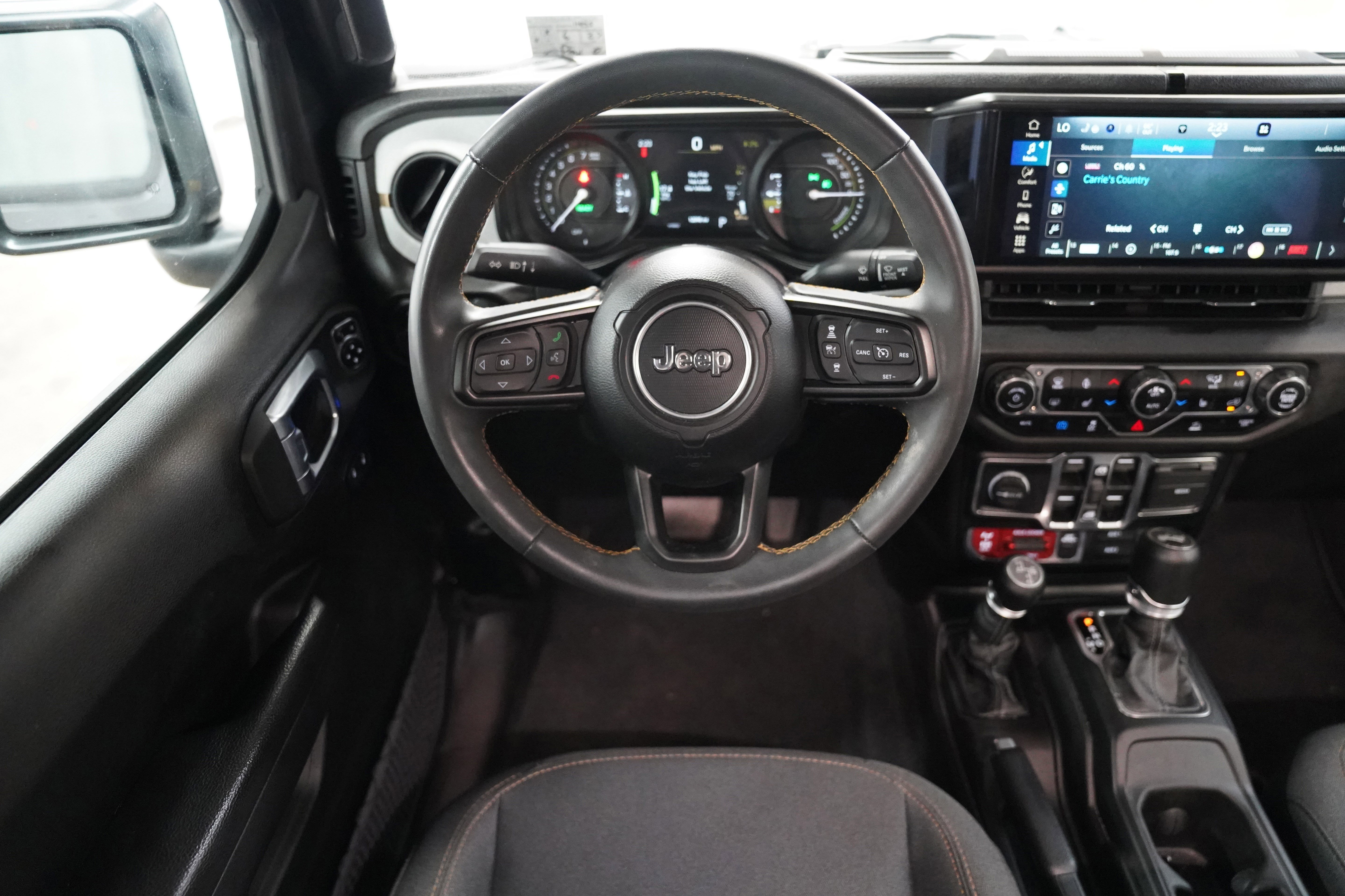 Used 2024 Jeep Wrangler Unlimited AWD/4WD image 12