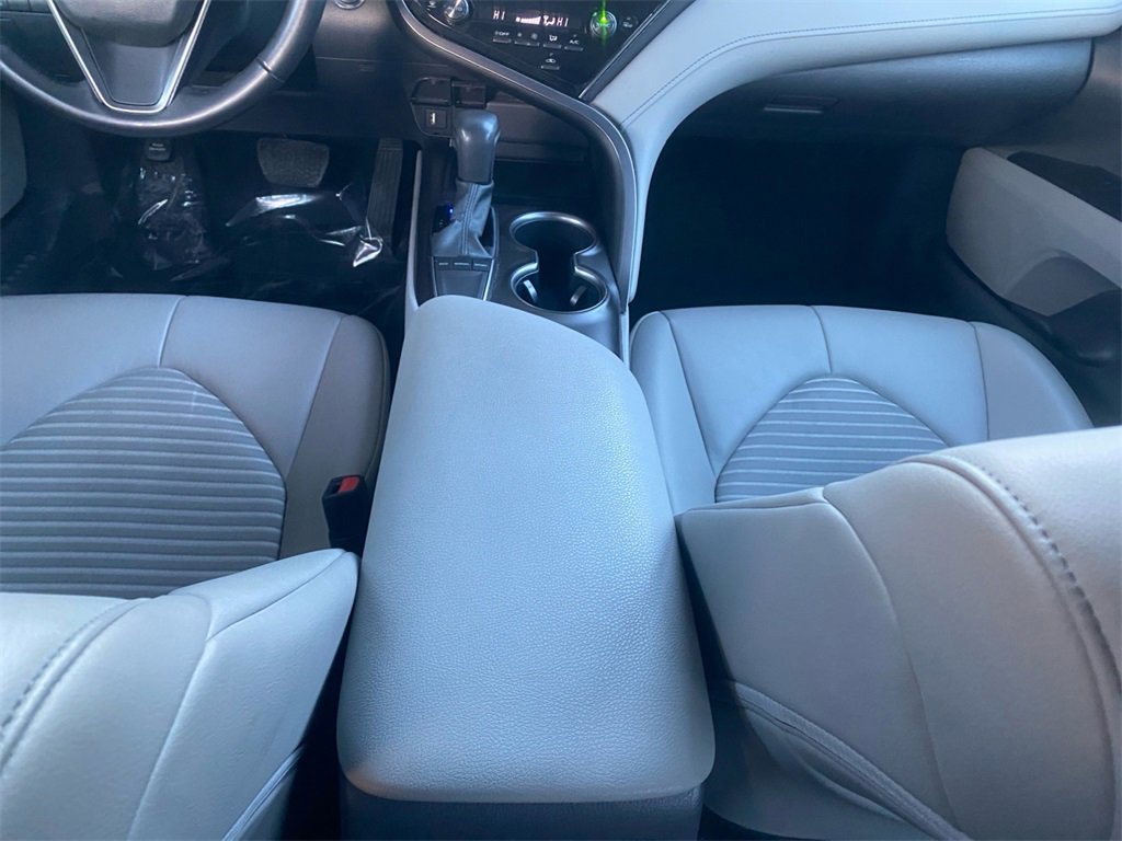 Used 2024 Toyota Camry SE w/ Convenience Package image 8
