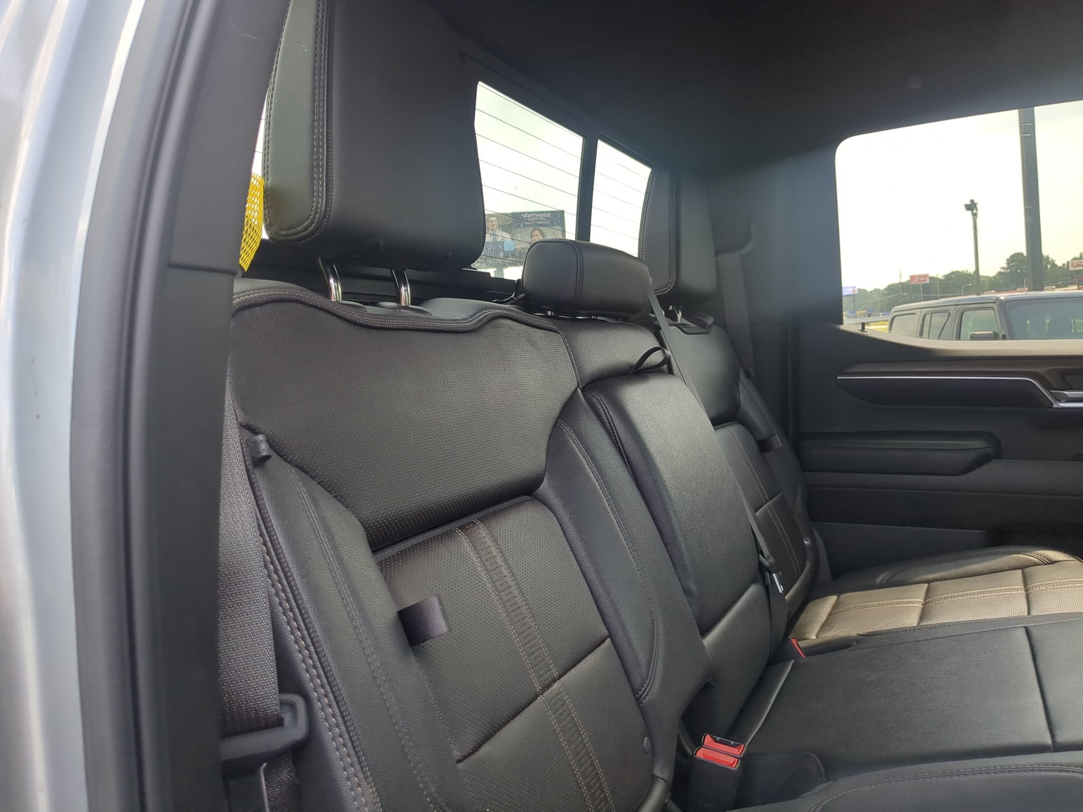 Used 2023 Chevrolet Silverado 1500 High Country w/ High Country Premium Package AWD/4WD image 25