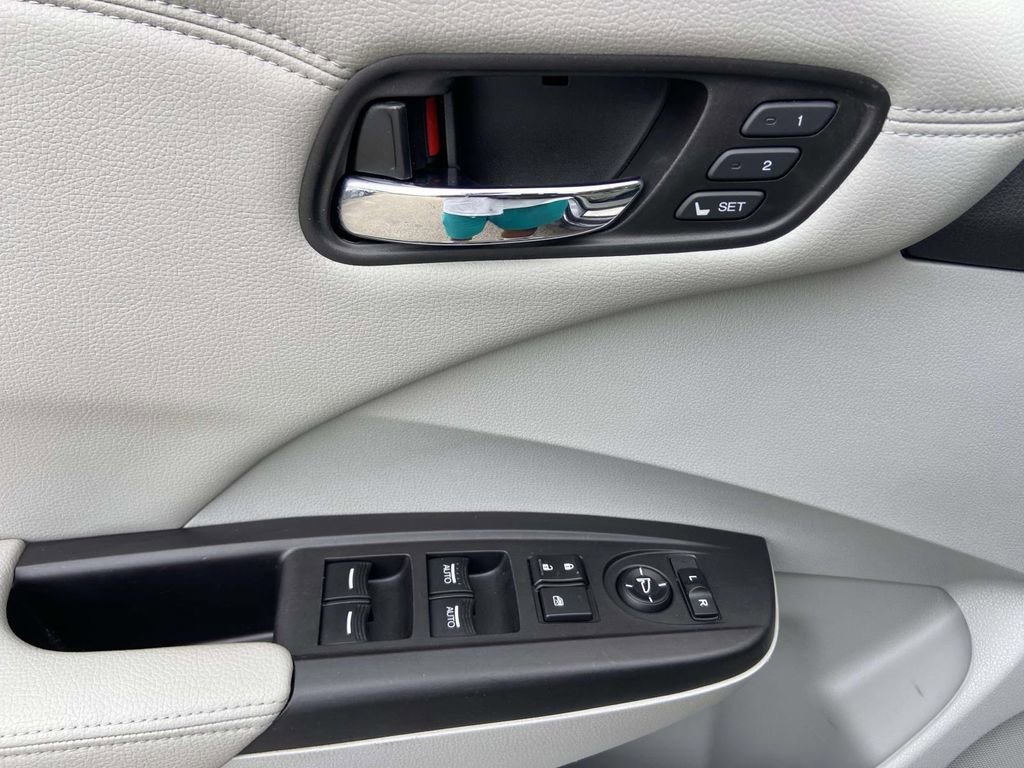 Used 2017 Acura RDX AWD w/ Advance Package image 16