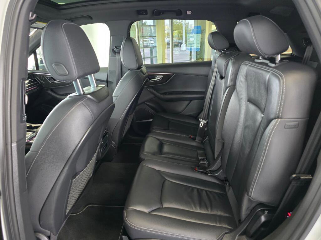 Used 2025 Audi Q7 3.0T Premium Plus AWD/4WD image 41