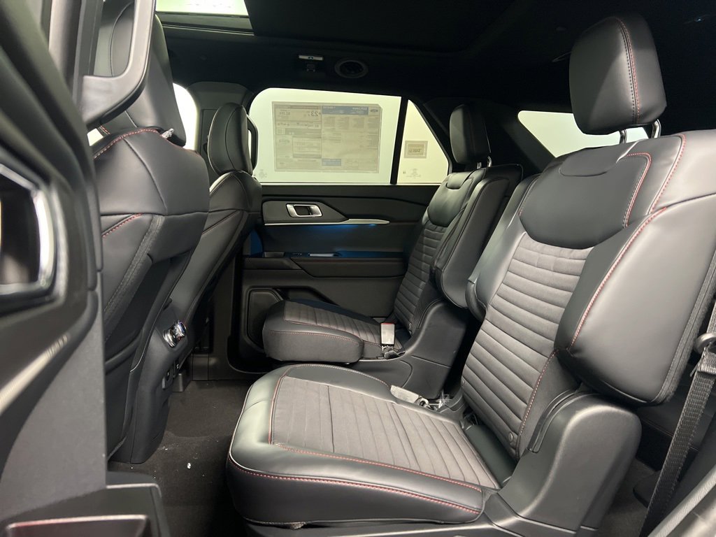 New 2026 Ford Explorer ST-Line w/ ST-Line Street Pack image 31