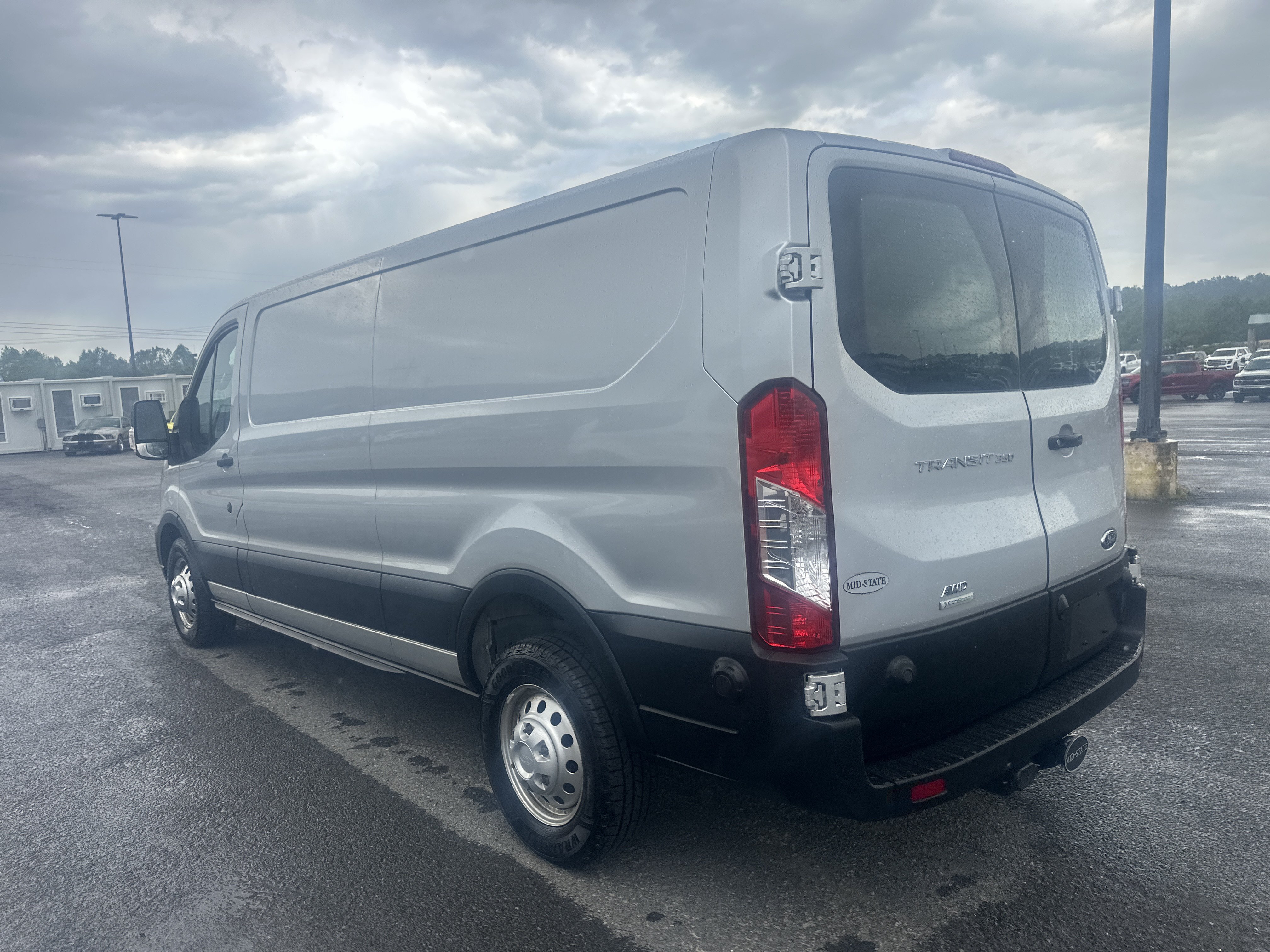 Used 2020 Ford Transit 350 Low Roof AWD image 4