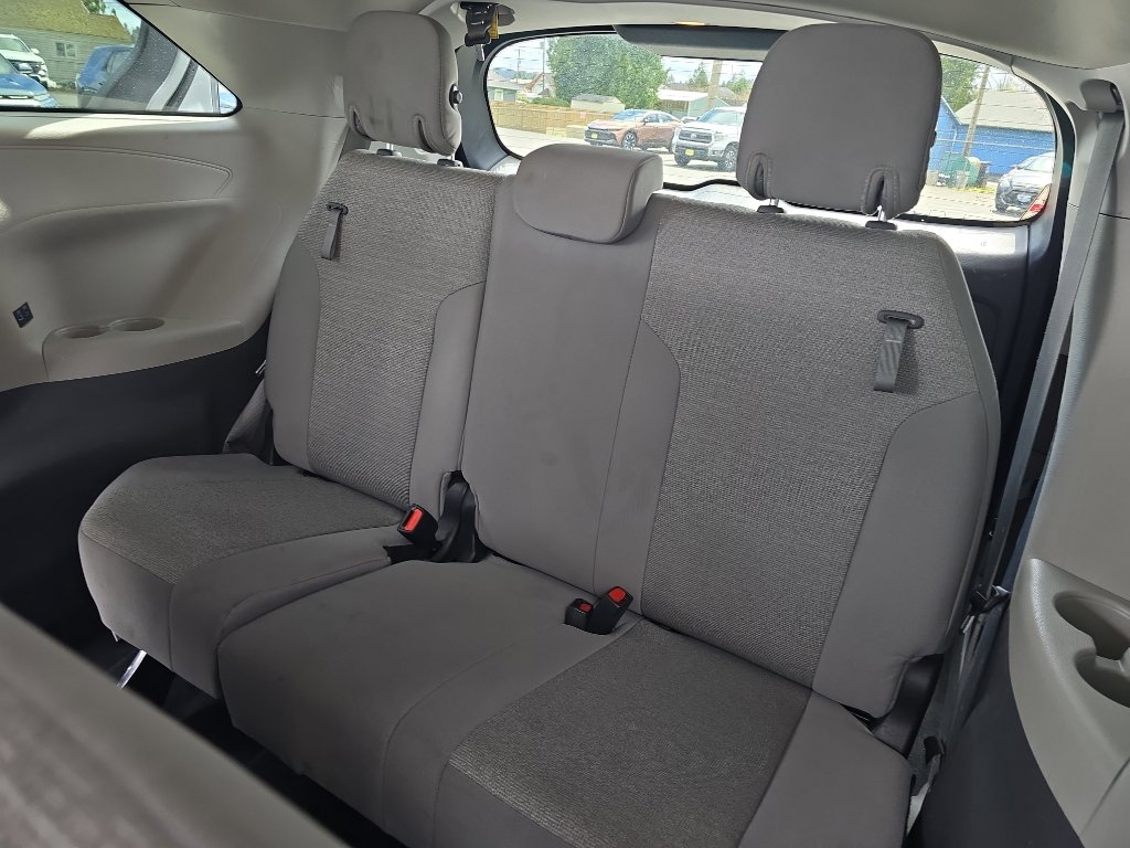 Certified 2024 Toyota Sienna LE FWD image 17