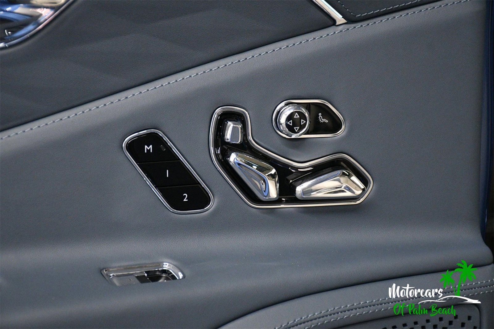 Used 2023 Bentley Flying Spur W12 image 47