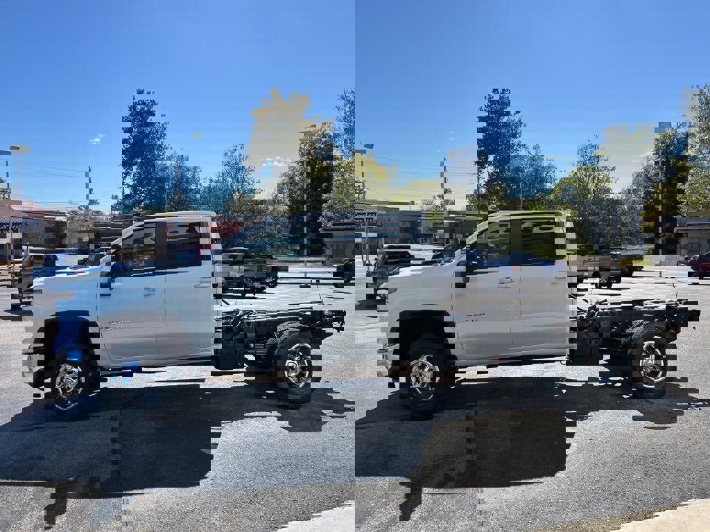 New 2026 Chevrolet Silverado 3500 LT w/ Convenience Package image 5