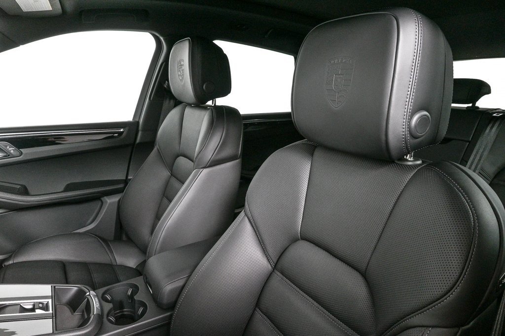 New 2025 Porsche Macan image 5