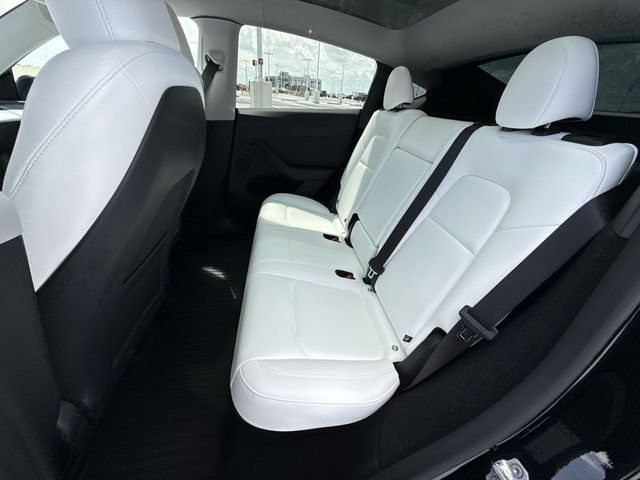 Used 2025 Tesla Model Y Long Range AWD/4WD image 23