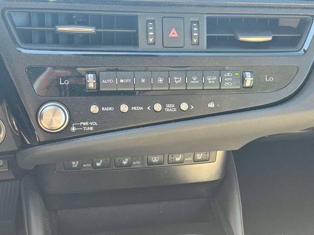 Certified 2024 Lexus ES 300h w/ Luxury Package FWD image 36