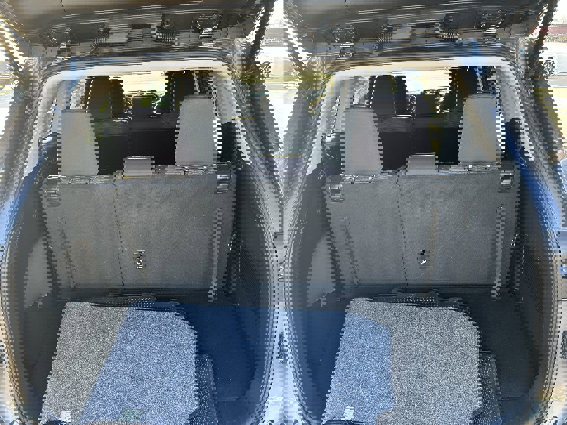 Used 2022 Toyota Highlander LE image 21