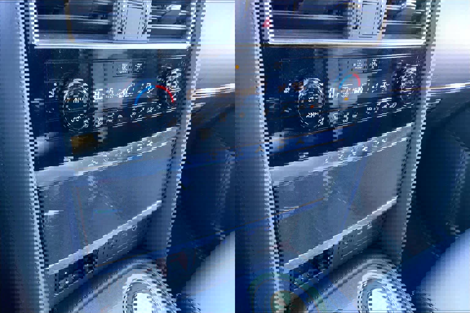 Used 2021 Nissan Armada SL w/ Midnight Edition Package image 32