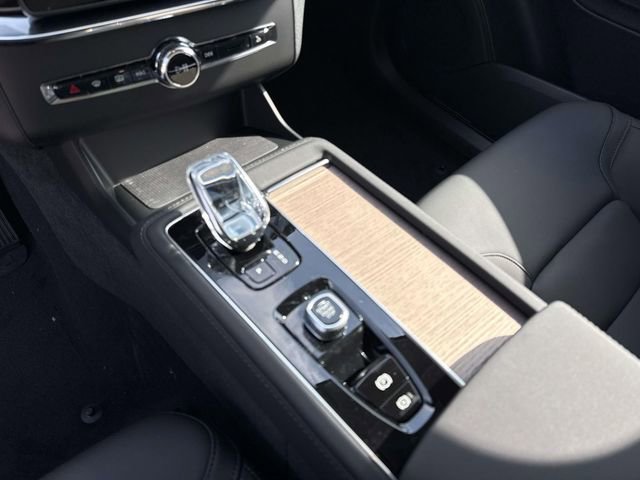 New 2026 Volvo XC90 B6 Plus w/ Protection Package Premier image 26