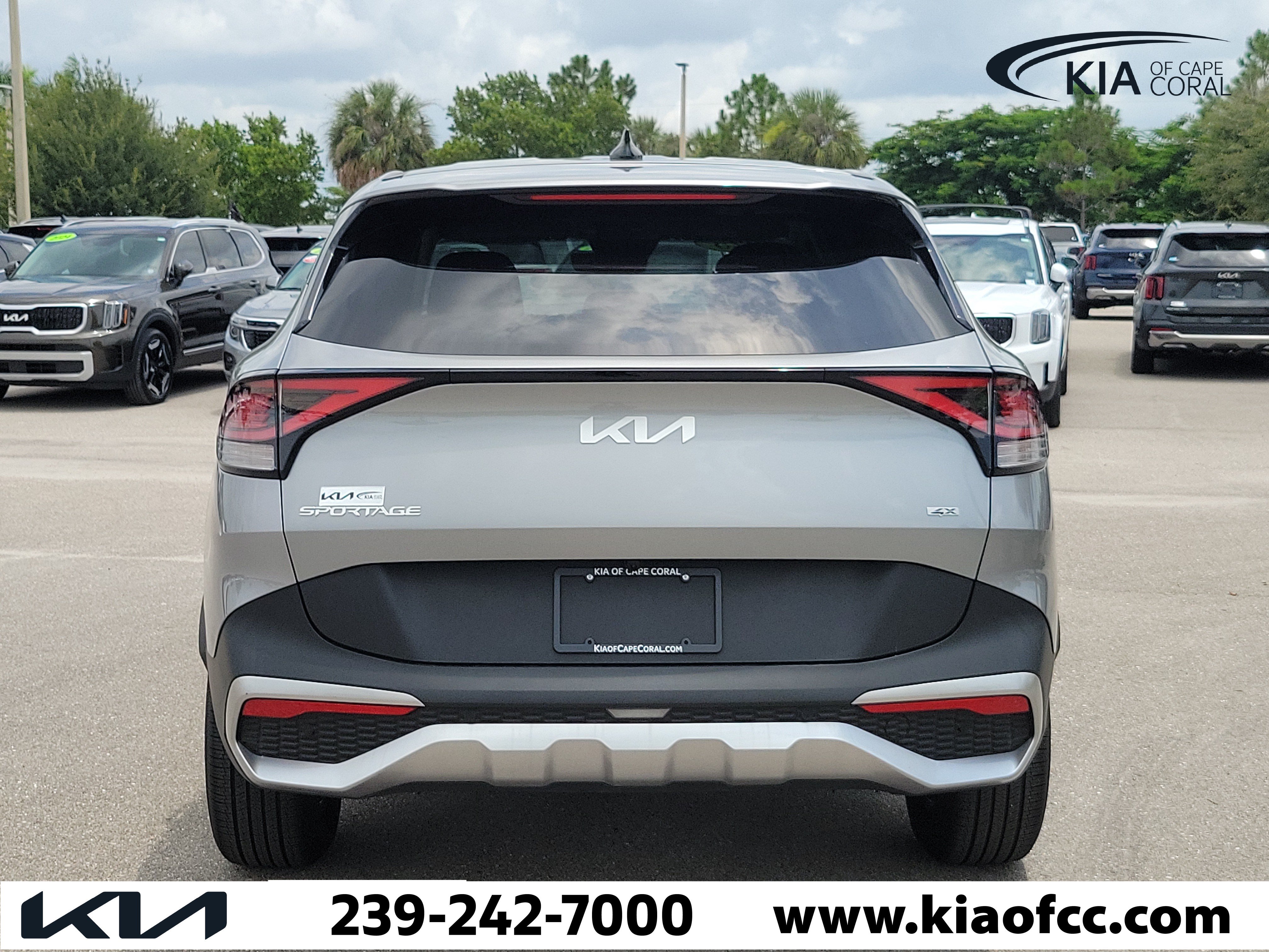 Used 2025 Kia Sportage LX AWD/4WD image 5