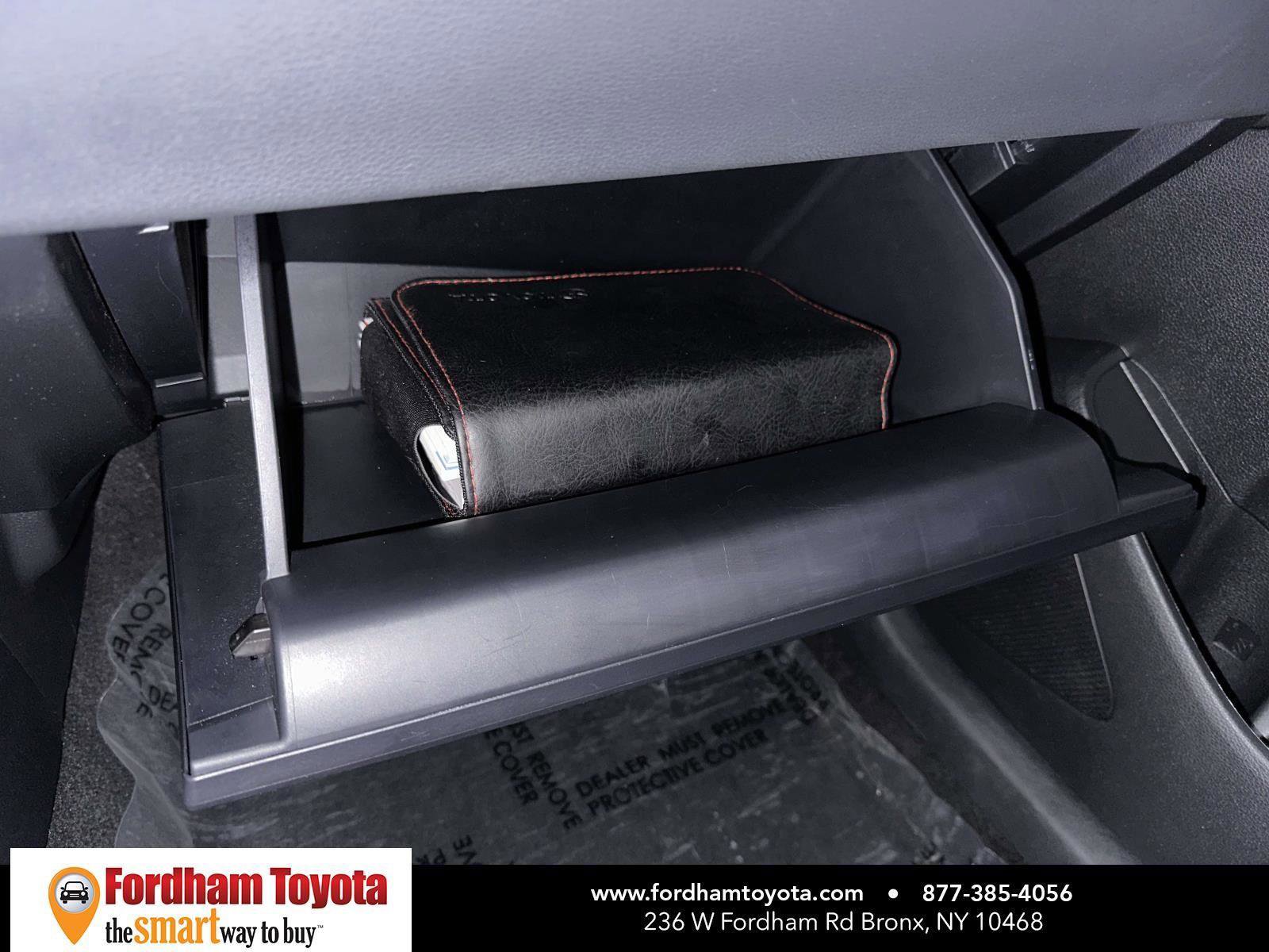 Certified 2022 Toyota Corolla Cross LE image 29